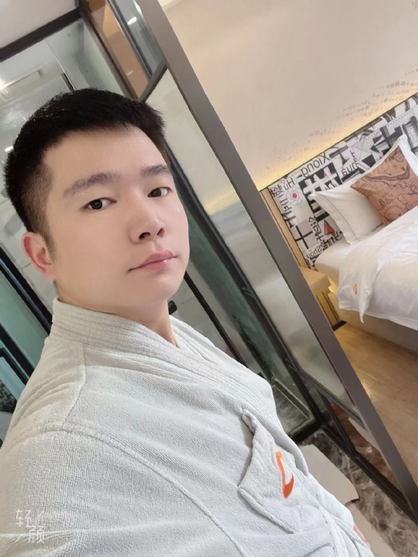 绿帽的第一张照片--成都父母相亲团
